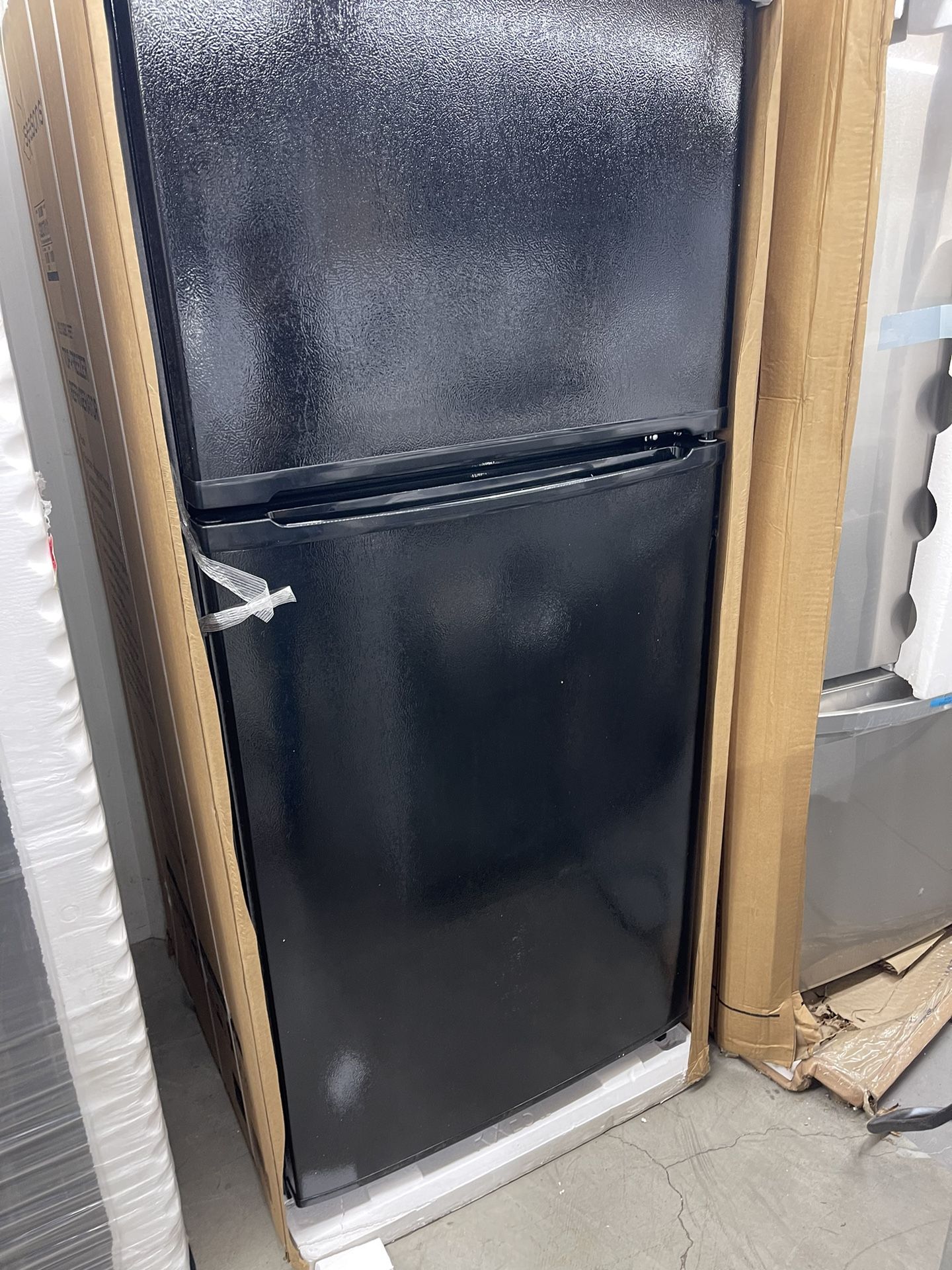 Frigidaire 18.3 Cu. Ft. Top Freezer Refrigerator