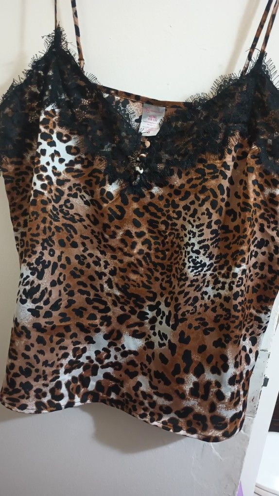 Leopard Top XL New /Blusa LEOPARDA XL Nueva
