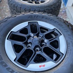 2018 Jeep Rubicon “17 OEM Wheels 