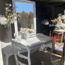 George’s. Vanity Desk Set   34-19-51