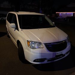 2013 Chrysler Town And Country 