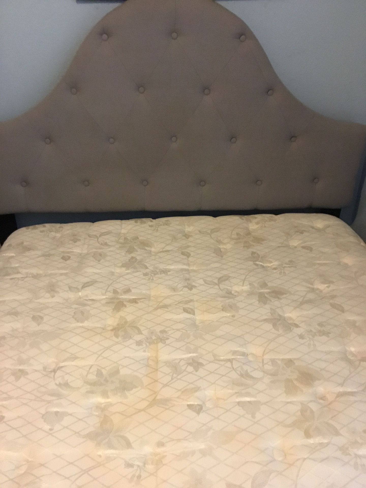 Queen size bed !
