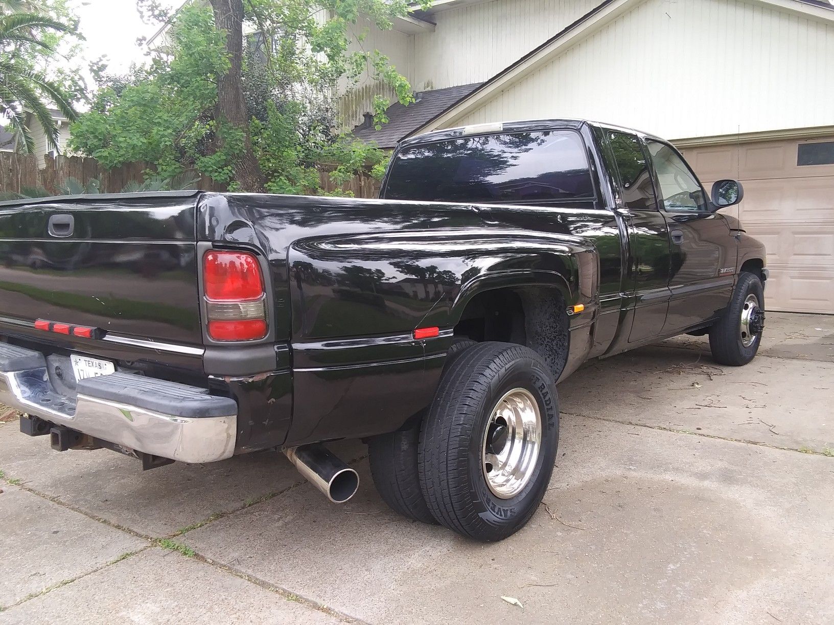 Dodge dually ram diesel cummins turbo