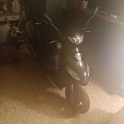 50 Cc Scooter Runs Good 