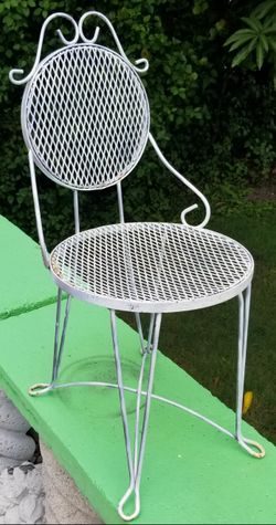 4 metal parlor icecream chairs