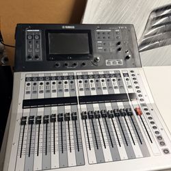 Yamaha TF1 Mixing Console – 16 Mic Inputs / 8 XLR OUT / 40 Channel – Motorized Faders – Clean 