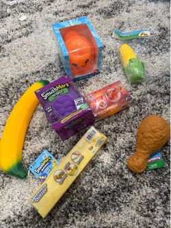 Smushmart and Squeeeze Food Squishy