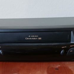 Quasar VHQ-940 Omnivision 4-Head VCR VHS Player Recorder  No Remote - Tested