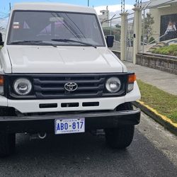 Toyota Land Cruiser 1994  12 passenger