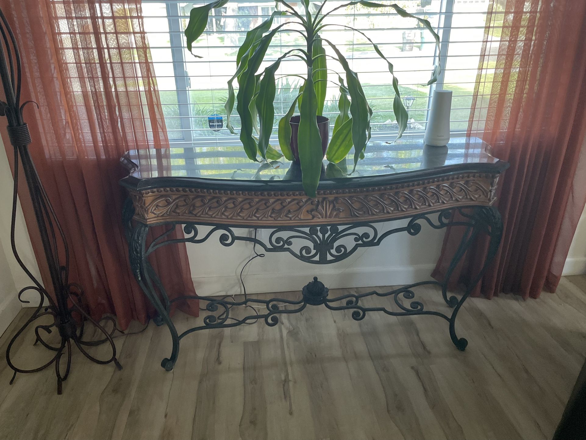 Console/entry Table
