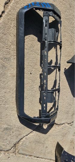 Toyota 4runner front bumper plastic grille Oem