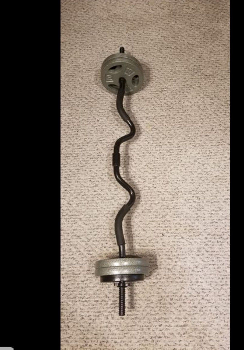 BRAND NEW BAR CURL 50 POUNDS OF WEIGHT 2 SPINLOCKS PRICE IS FIRM AGAIN PRICE FIRM IS FIRM