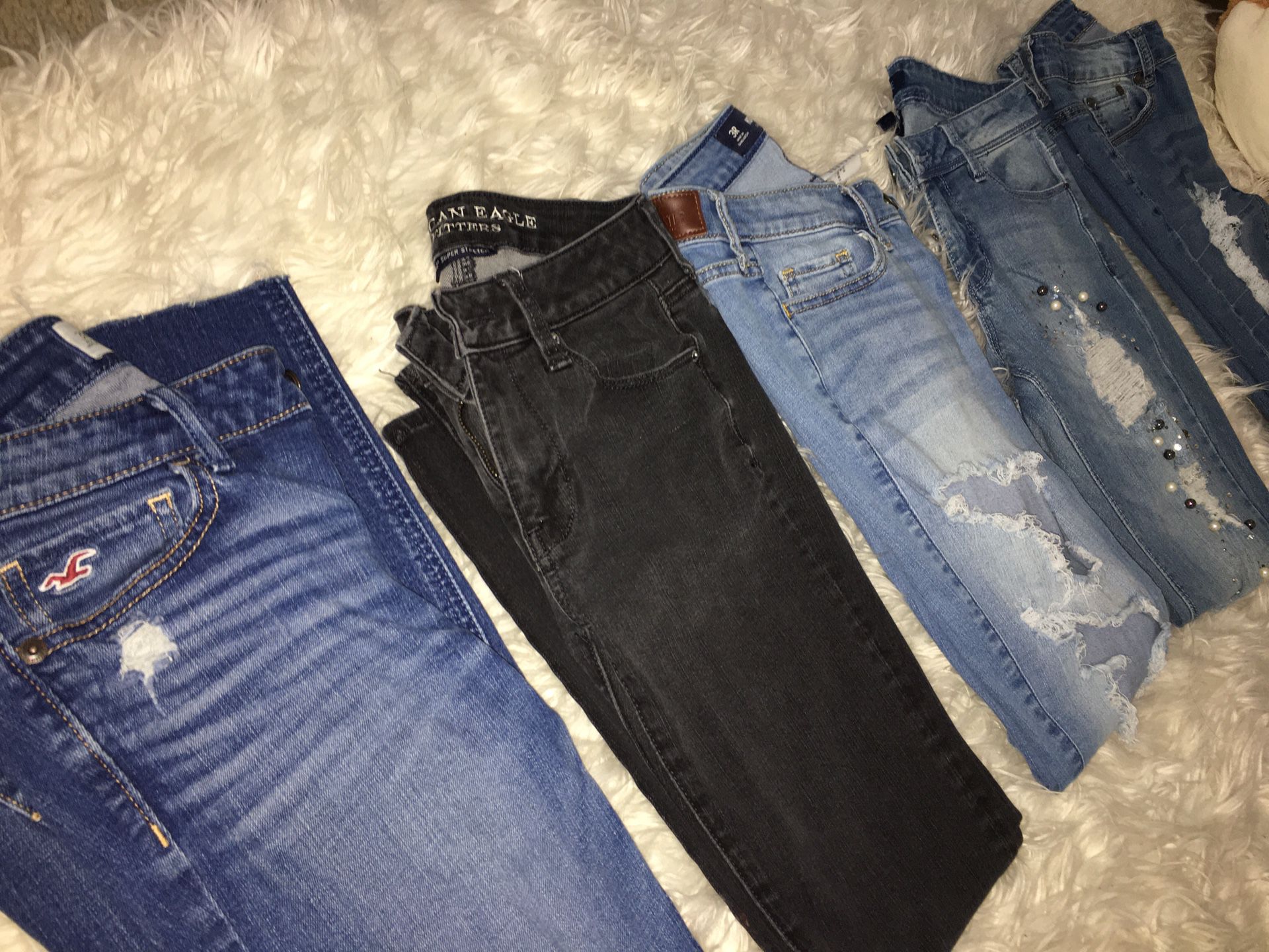 Denim Jeans (Hollister, American Eagle, Hollister, bamboo, and brand new blue spice pearl jeans) all size 3 lightly worn and no damage 🙌