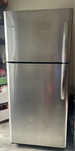 FRIGIDAIRE Refrigerator