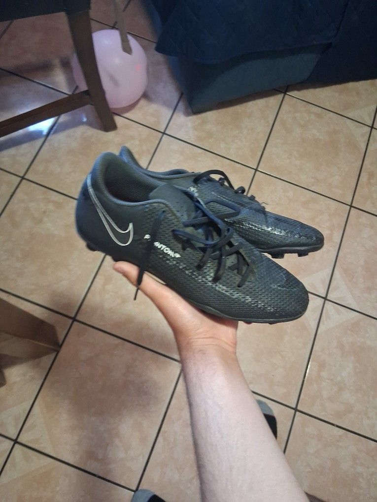 Nike Phantom Soccer Cleats Num. 7