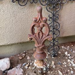 Fleur De Lis Stake Iron Outdoor