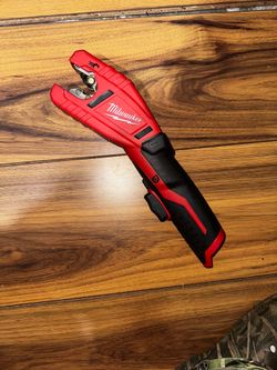 En venta Milwaukee M12 Copper Tubing Cutter