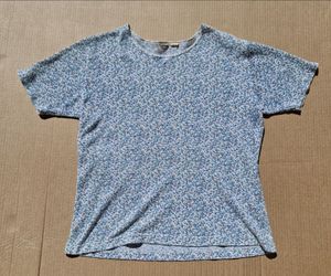 Women's tops. $2 each large and Xl