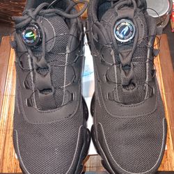 JSD STEEL TOE SAFTY SHOE. SIZE 13.5.