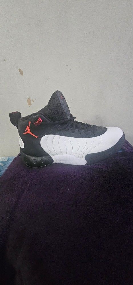 Tenis Jordán Número 8.5