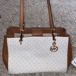 Michael Kors Purse Like New Used 1 Or 2x