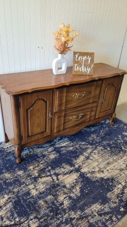 VINTAGE FRENCH PROVINCIAL CABINET