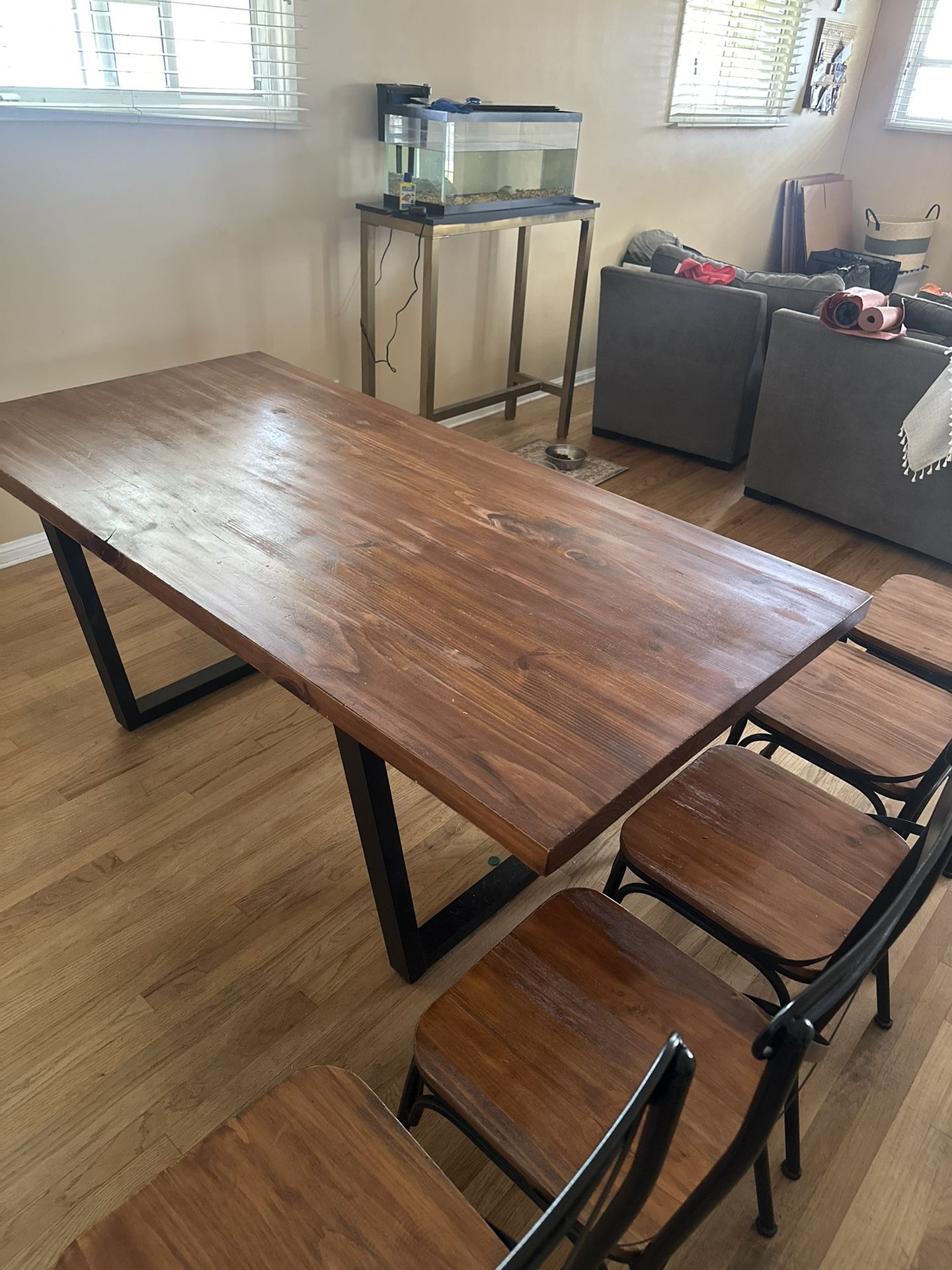Dining Table And 6 Chairs