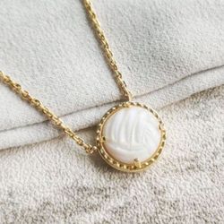 Kendra Scott Jewelry Necklace With Mother Of Pearl Pendant 