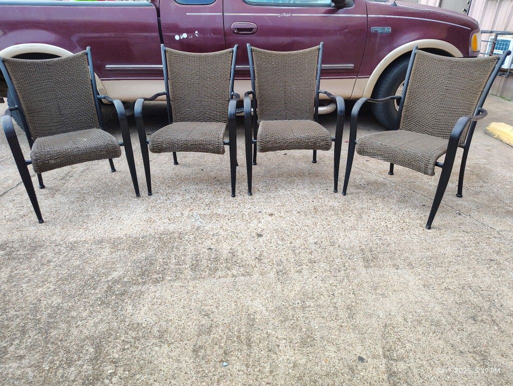 Set Of 4 Metal Outdoor Patio Chairs