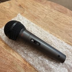 Fender P51 microphone