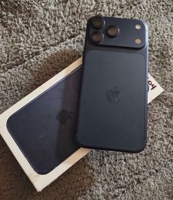 New condition iPhone 17 pro max 256 T-mobile carrier box included