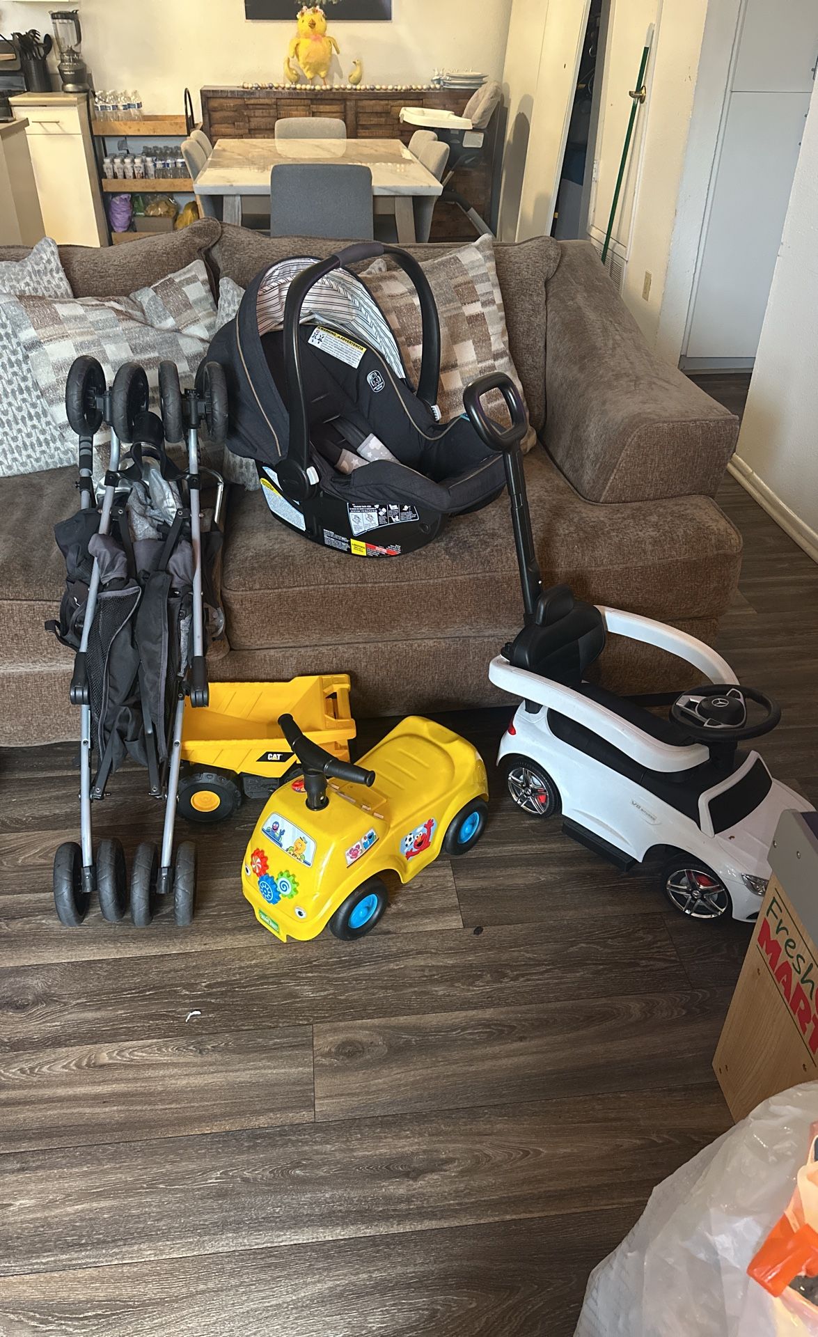 Stroller ,Car Seat And Toddler Toys