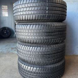 265/60/18. Michelín