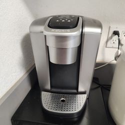Keurig Coffe Maker With Pod Tray