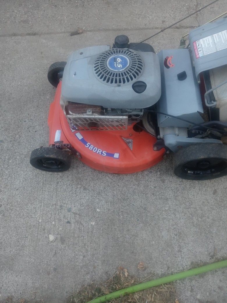 Husqvarna 580 RS Self-propelled Lawn Mower With Bag.