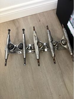 skateboard trucks