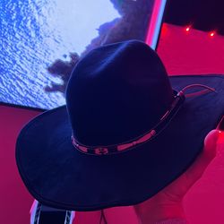 Black Cattleman Cowboy Hat with leather band