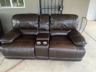 Genuine leather armchairs/ sillones de piel