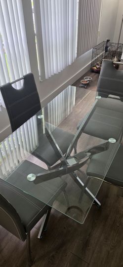 Mesa con 4 sillas