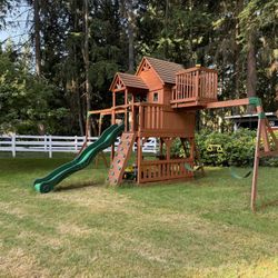 Backyard Discovery Play-set 