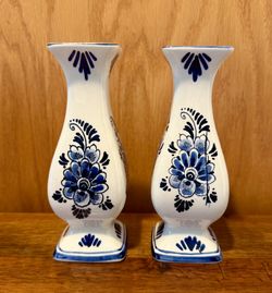 Set Of 2 Authentic VTG Delft Blue Holland Handpainted 6 1/4” Bud Vase