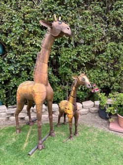 Giraffe  sculptures