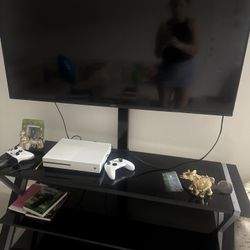 Mesa Negra De Vidrio Con TV Incluido 