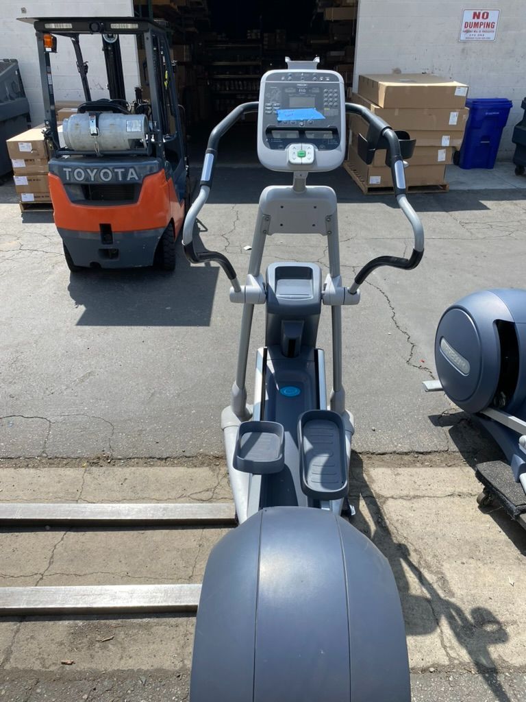 Precor 546 EFX Elliptical (Delivery Included) Sports & Outdoors