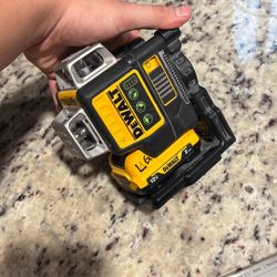 DeWALT 3-Way, 360 Degree Professional Laser