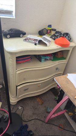 White dresser / storage