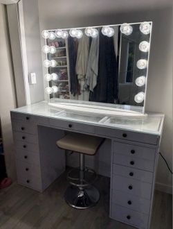 Impression Vanity Hollywood Mirror Set