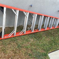 WERNER FIBERGLASS LADDER 10 Ft  OBO 