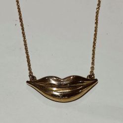 Gold Lips Necklace. 