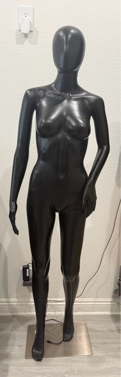 mannequin female